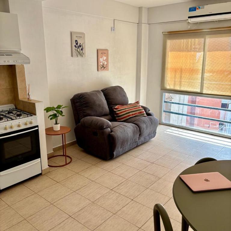 Depto equipado iluminado en pleno centro de neuquen - Apartamento de 1 dormitorio - 1
