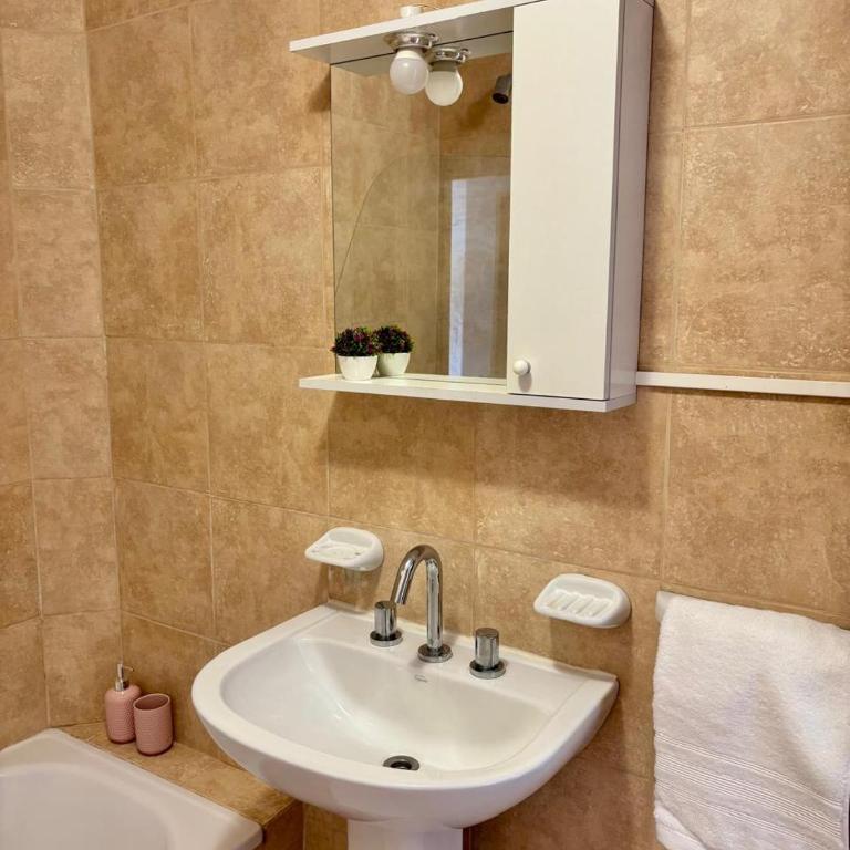 Depto equipado iluminado en pleno centro de neuquen - Apartamento de 1 dormitorio - 6