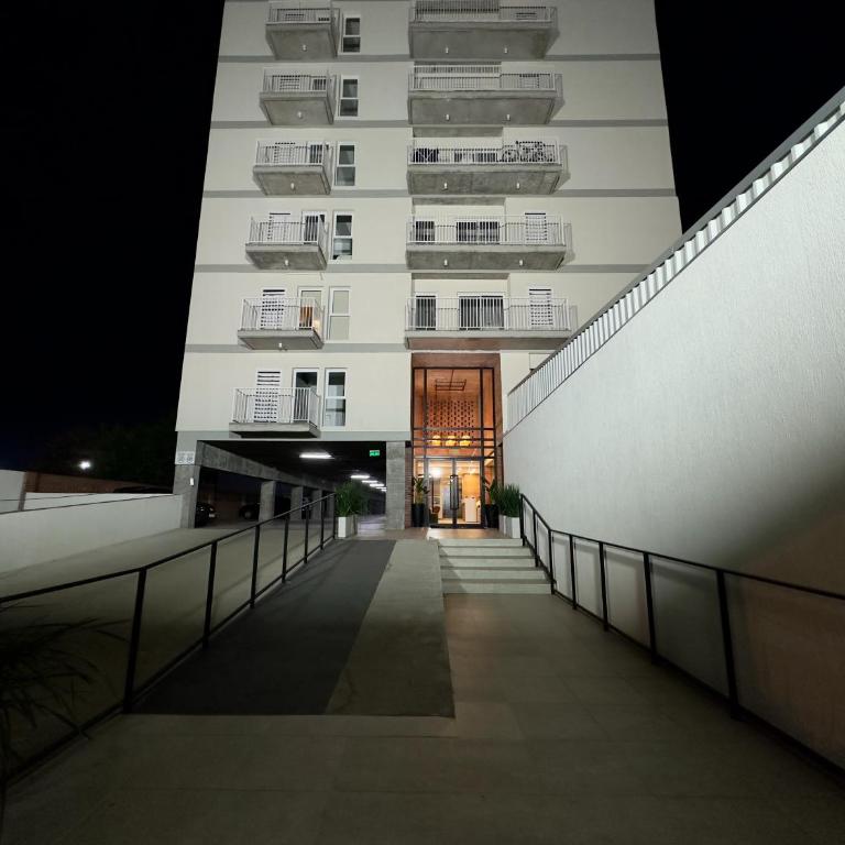 Dpto nuevo con piscina a 5 min del aeropuerto - Two-Bedroom Apartment - 28