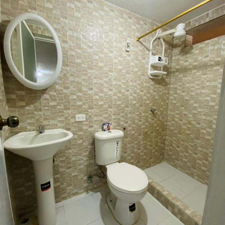 Alojamiento Puyo - Single Room with Private Bathroom - 2