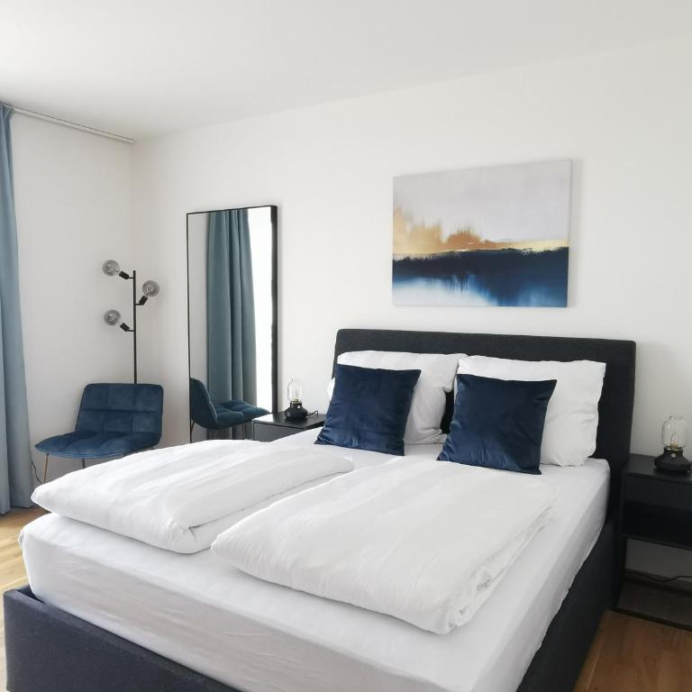 Design Apartment with Balcony - Munich Pasing - One-Bedroom Apartment with Balcony - 1