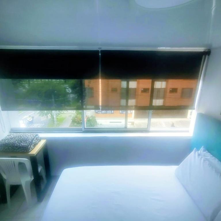 Hotel Bogotá la embajada - Habitación Doble con baño privado - 3