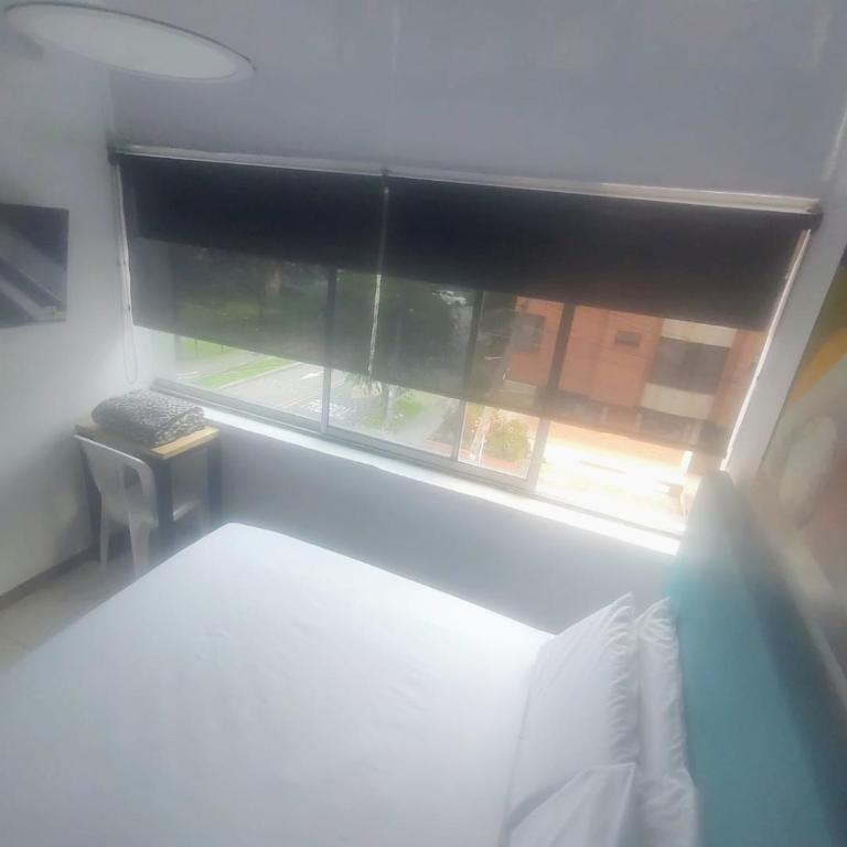 Hotel Bogotá la embajada - Habitación Doble con baño privado - 4