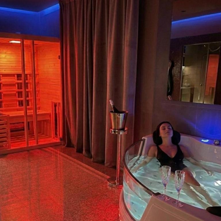 Magnificat - King Room with Spa Bath - 10