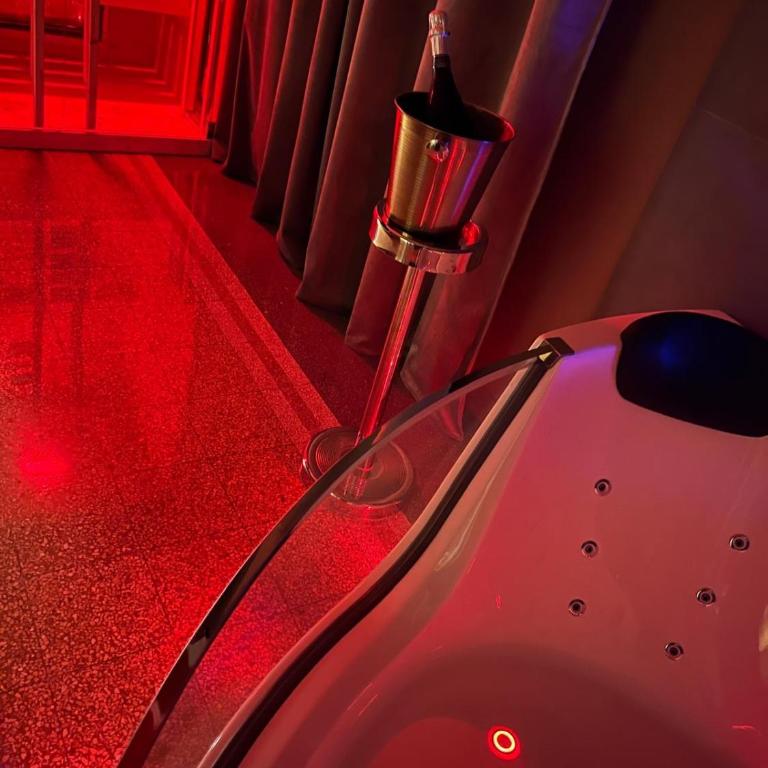 Magnificat - King Room with Spa Bath - 11