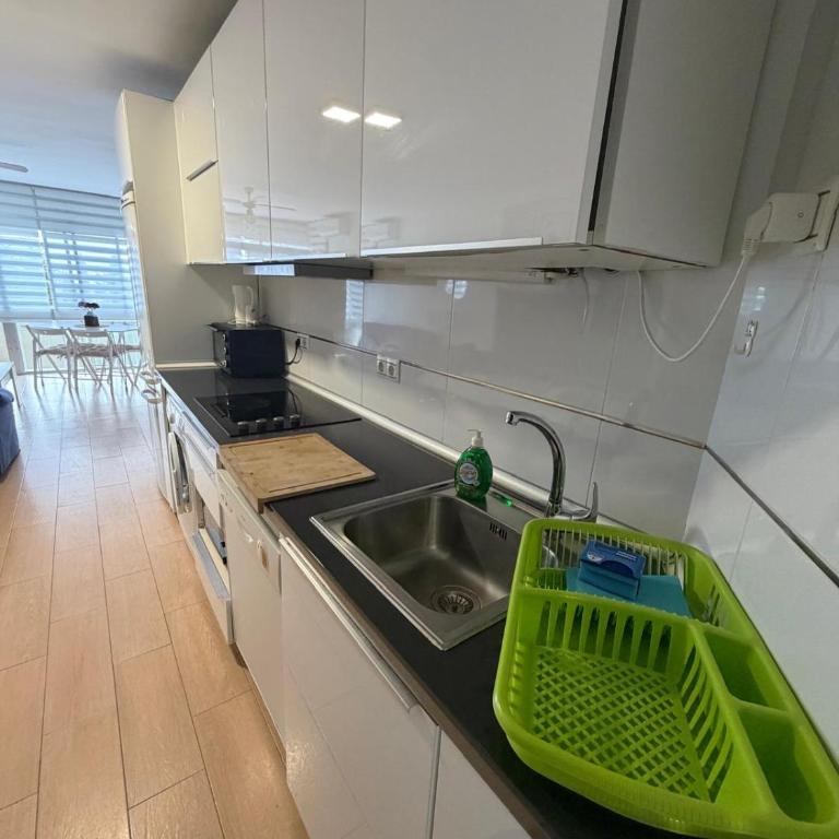 STUDY NEAR MALAGA AND THE BEACH - Apartamento de 1 dormitorio - 3