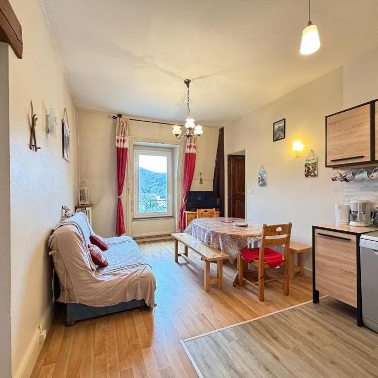 Mont-Dore - T3 Centre, WIFI, 100m Commodités - FR-1-415-214 - Apartment - 9