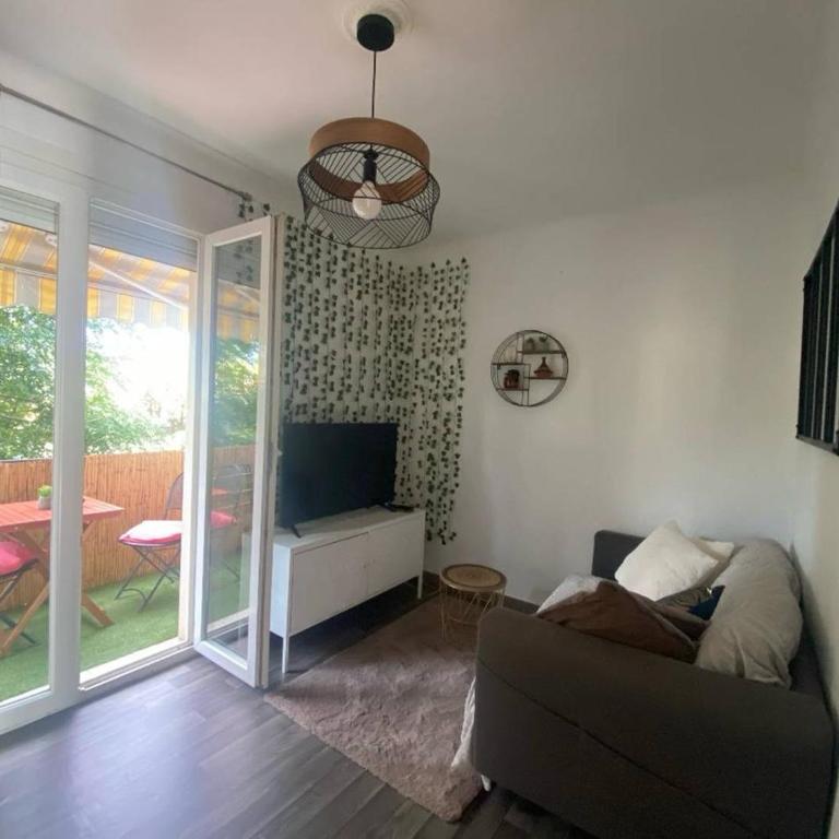Bel appartement au 2ème étage, lumineux - 4 pers. - FR-1-696-138 - Apartment - 1