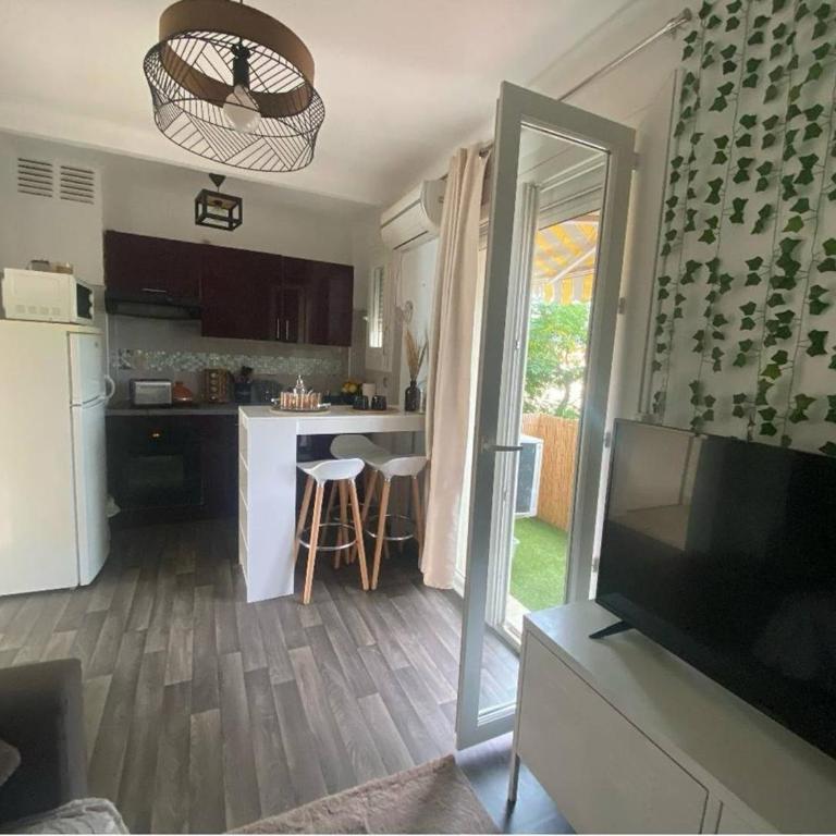 Bel appartement au 2ème étage, lumineux - 4 pers. - FR-1-696-138 - Apartment - 5