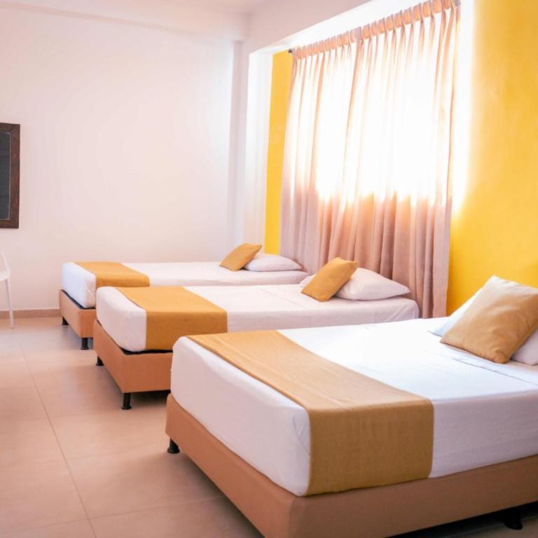HOTEL CATALUÑA - SOLUCIONES HOTELERAs - Standard Triple Room - 3