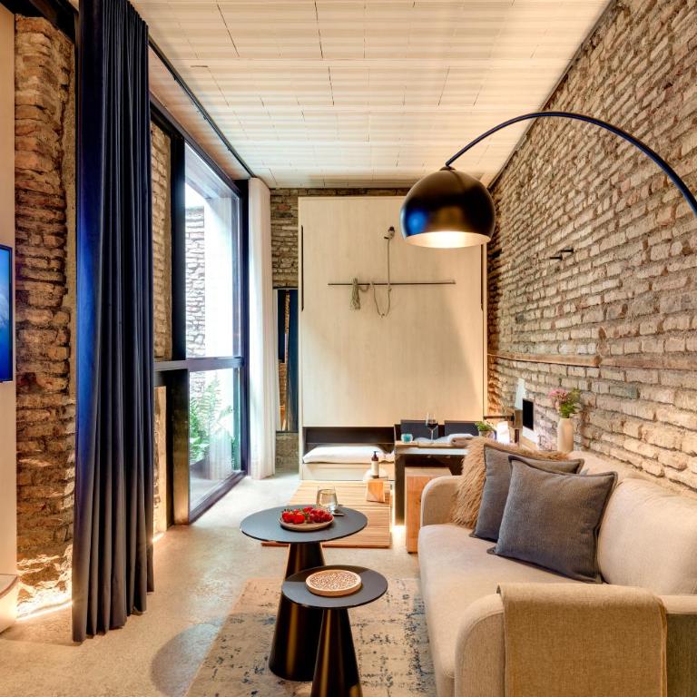 Coeo Despertar Signature Apartments - Loft with Pull Down Bed & Experience Bath - 9