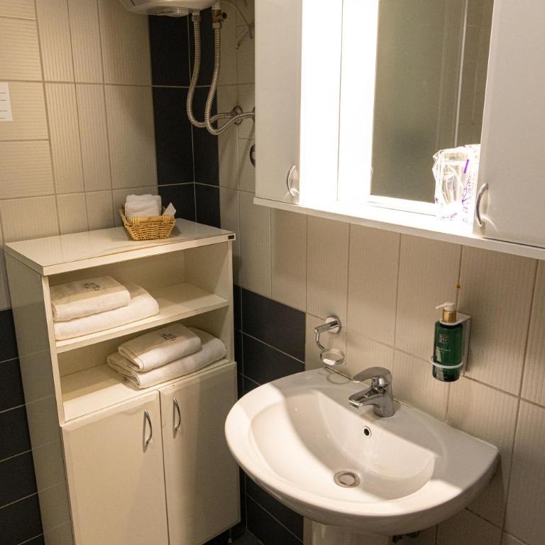 Garni Hotel Nevski - Junior Suite - 18