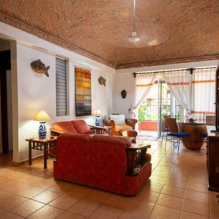 Hidden Gem! Charming 2 Bedroom Vacation Home! - Casa de 2 dormitorios - 21