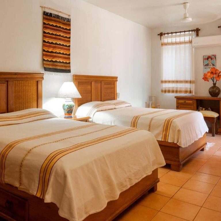 Hidden Gem! Charming 2 Bedroom Vacation Home! - Casa de 2 dormitorios - 35