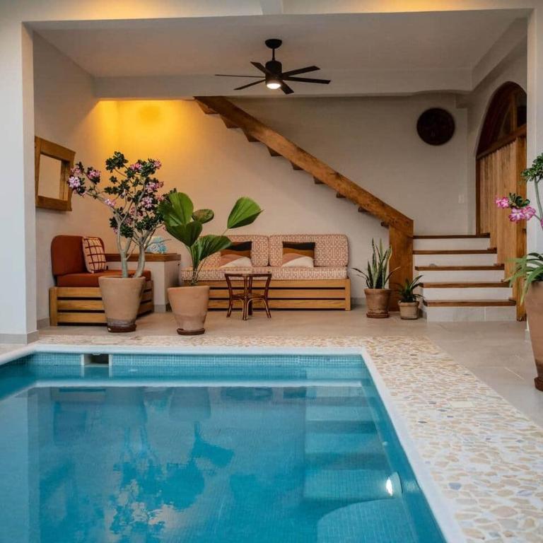 Casa Rita! Relaxing two bedroom getaway! - Casa de 2 dormitorios - 1