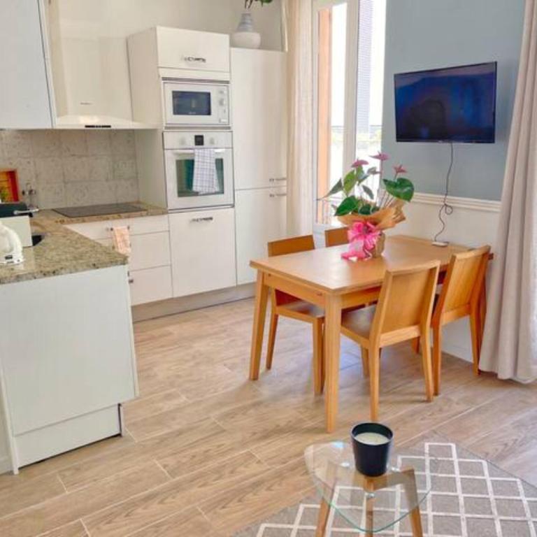 CARRAS appartement plein de charme climatisé à 3 min de la plage,1min tram - Appartement 2 Chambres - 5