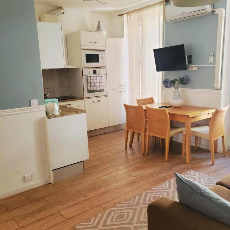 CARRAS appartement plein de charme climatisé à 3 min de la plage,1min tram - Appartement 2 Chambres - 12