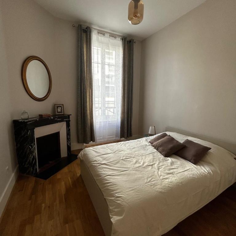 Appartement de charme en plein centre ville avec spacieux garage privé - Appartement 3 Chambres - 17