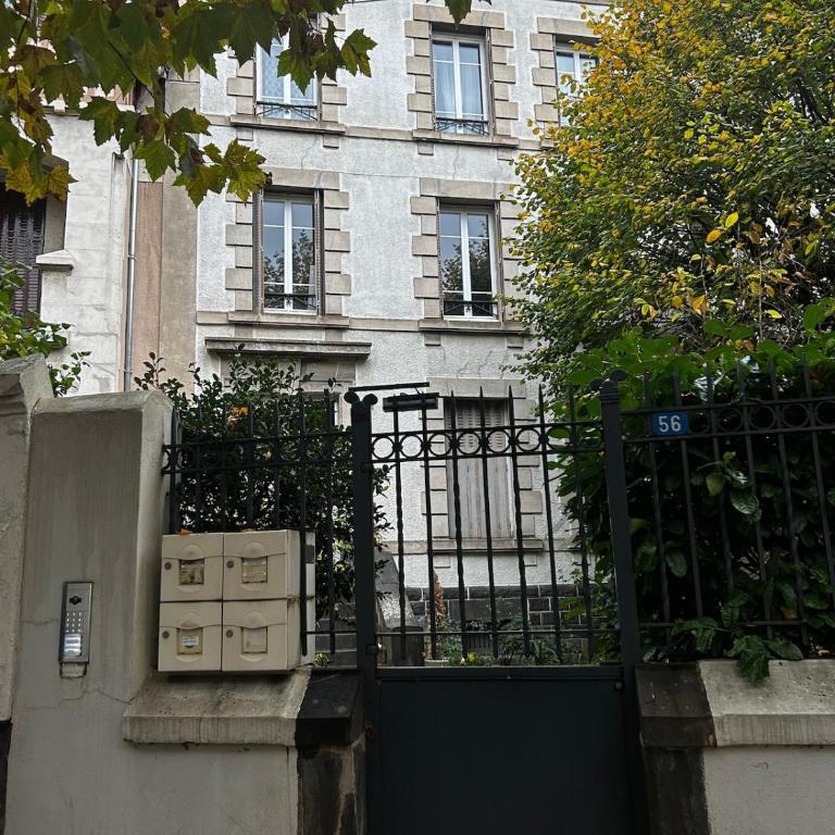 Appartement de charme en plein centre ville avec spacieux garage privé - Appartement 3 Chambres - 19