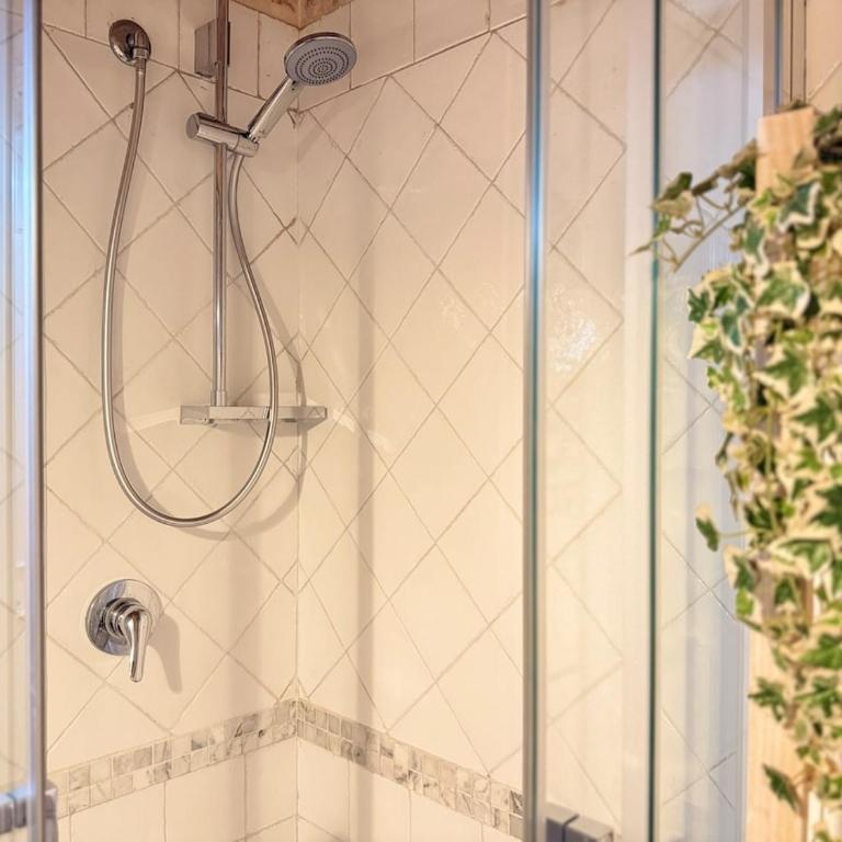 Charming Studio with Brick Vaulted Ceilings - Appartamento con 1 Camera da Letto - 19