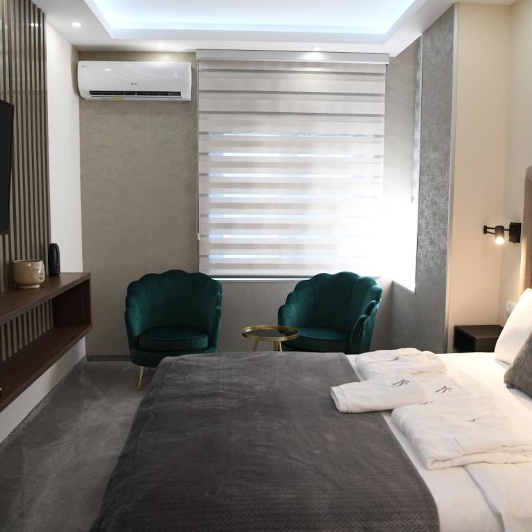 VS Exclusive Luxury Delux Studio with King Bed and Parking - One-Bedroom Apartment - 3