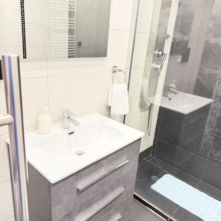 Lujosa vivienda en el centro de Madrid para tu estancia de ocio - Preciados - Apartamento de 2 dormitorios - 18