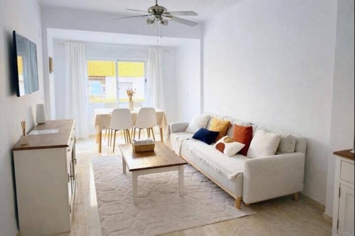 Amplio piso con terraza cerca de la playa - Apartamento de 2 dormitorios - 1