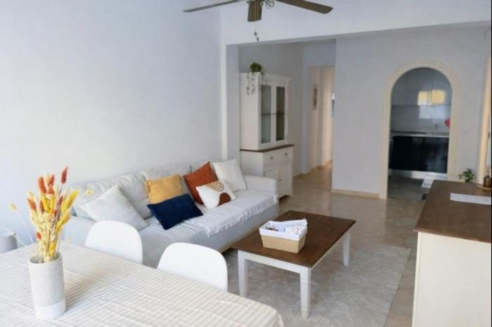 Amplio piso con terraza cerca de la playa - Apartamento de 2 dormitorios - 3
