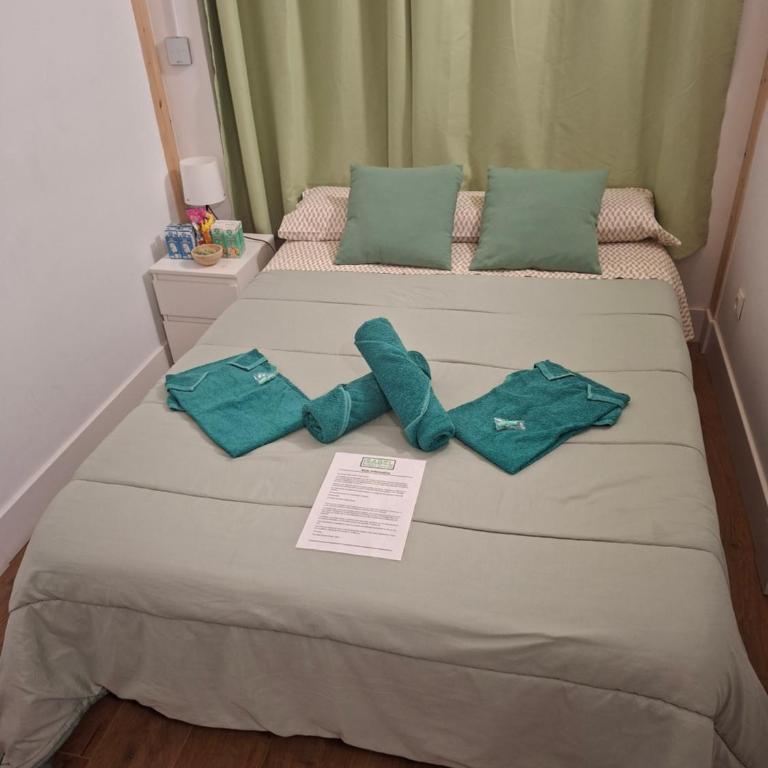 Isabel Guest House - Double Room with Private Bathroom - 26