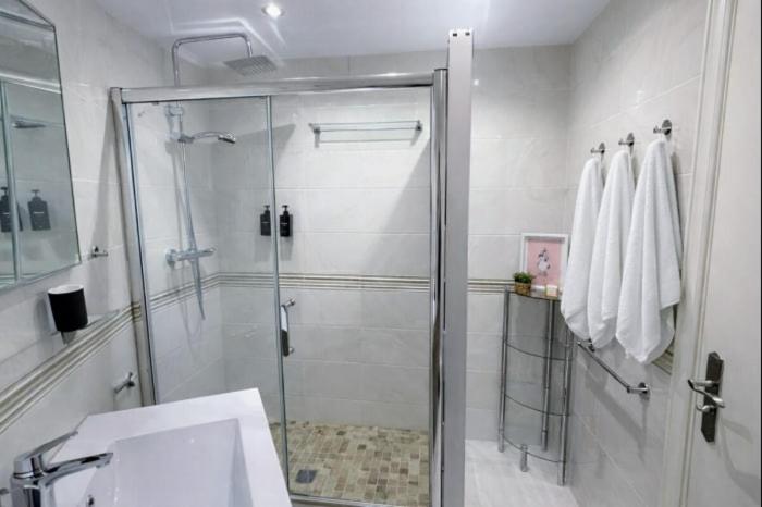 Amplio piso con terraza cerca de la playa - Apartamento de 2 dormitorios - 9