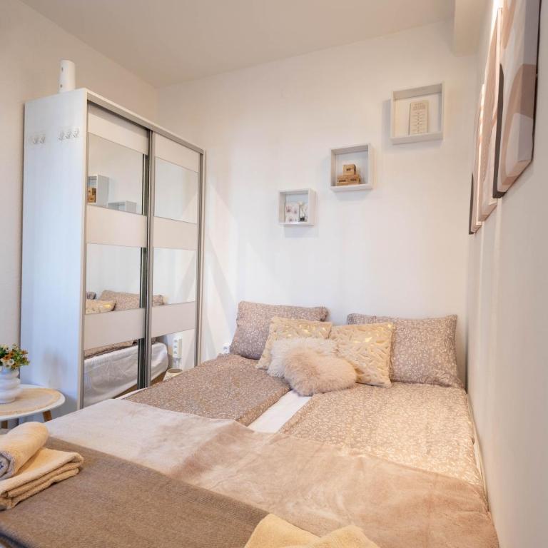 Lyra Studio Apartment - Studio Apartman - 9