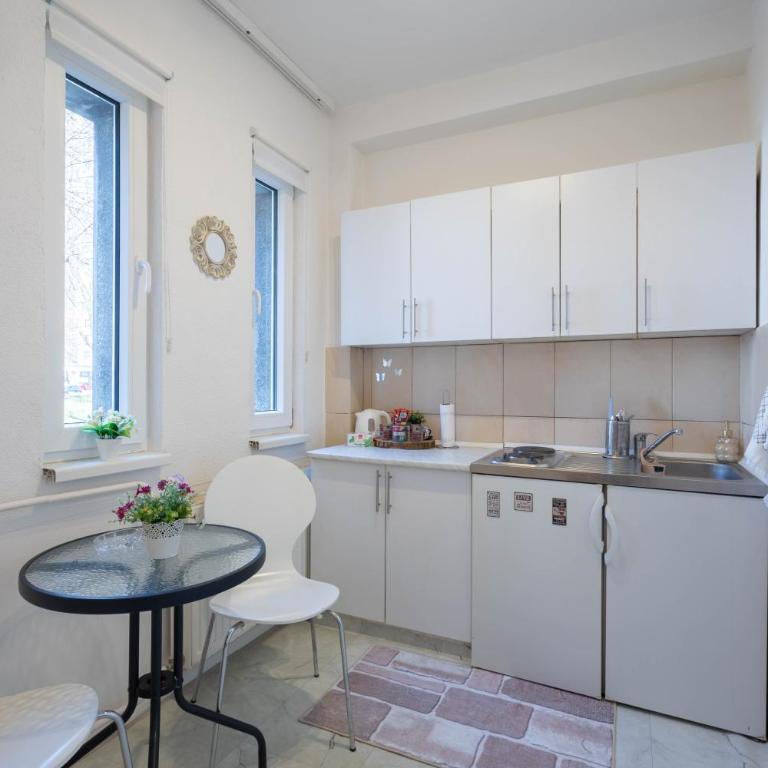 Lyra Studio Apartment - Studio Apartman - 3