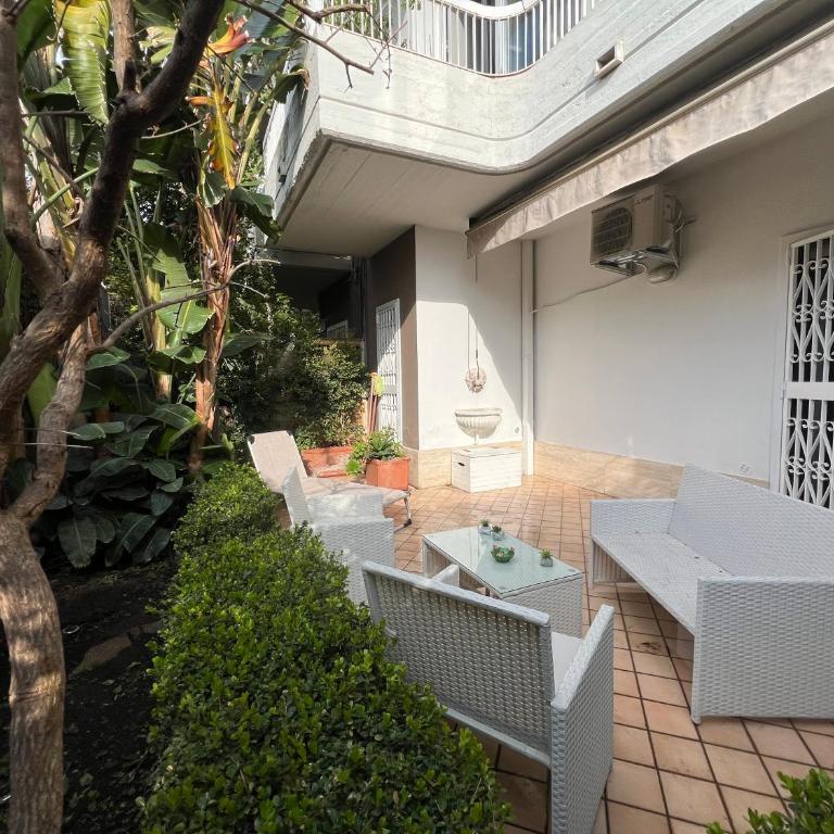 The garden on the sea - One-Bedroom Apartment with Garden - 4