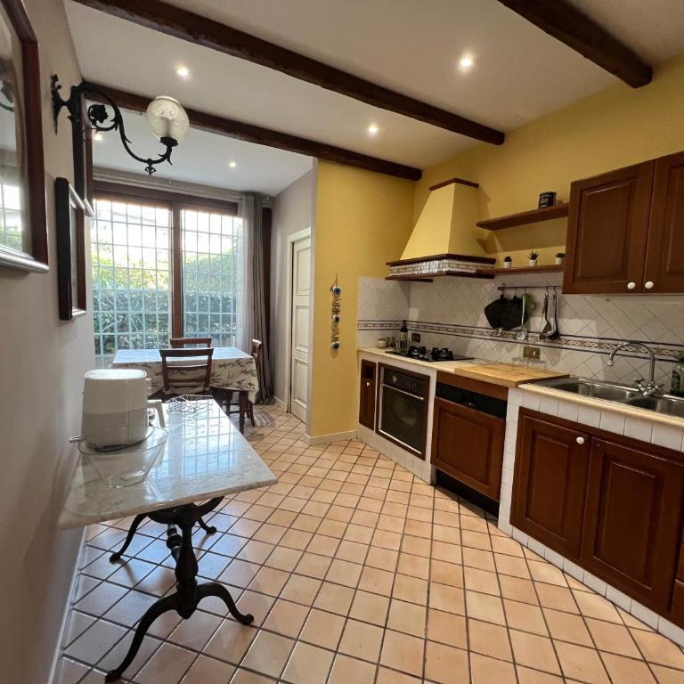 The garden on the sea - One-Bedroom Apartment with Garden - 6