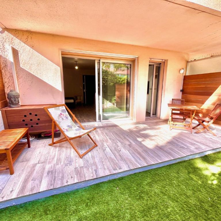 Sanary centre charmant studio 28m2 avec jardin parking privé - Apartment mit 1 Schlafzimmer - 1