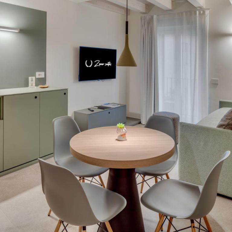 Zeno Suites - Family Suite with Balcony - 4