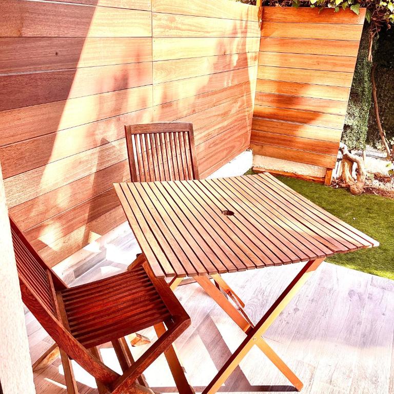 Sanary centre charmant studio 28m2 avec jardin parking privé - Apartment mit 1 Schlafzimmer - 30