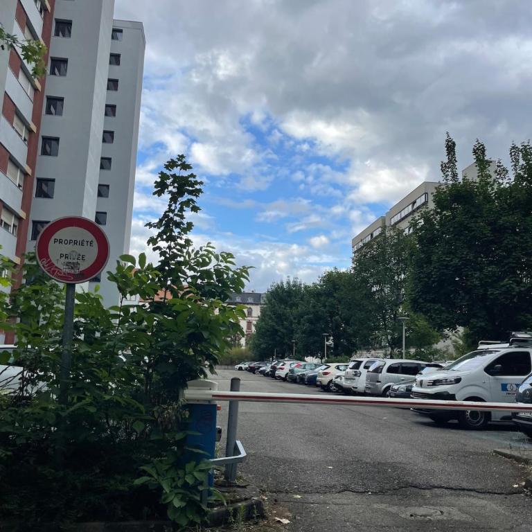 4 personnes, Parking gratuit, Proche centre ville - One-Bedroom Apartment - 17