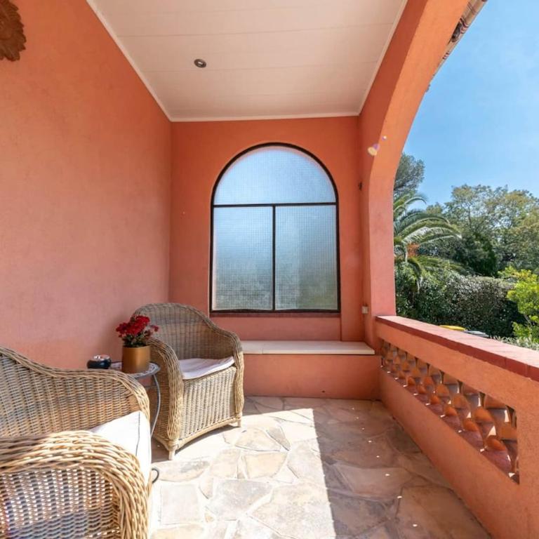 Villa with Pool and barbecue in the city center - Villa - 7