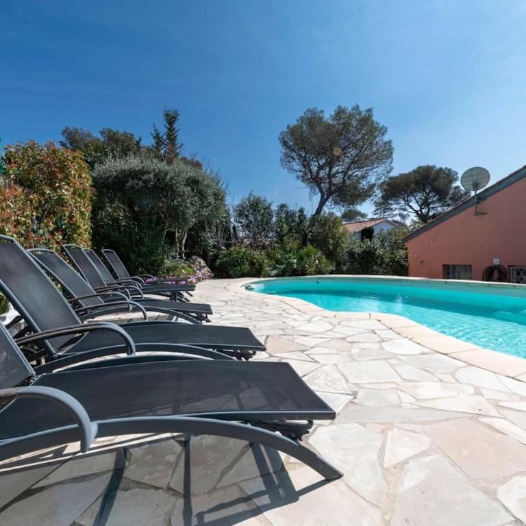 Villa with Pool and barbecue in the city center - Villa - 36