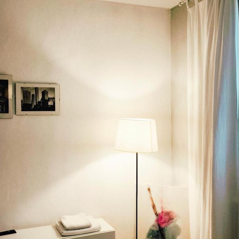 10 minuti dal Centro e dal Sant'Orsola -palazzo storico - Monolocale con Vista Giardino - 12