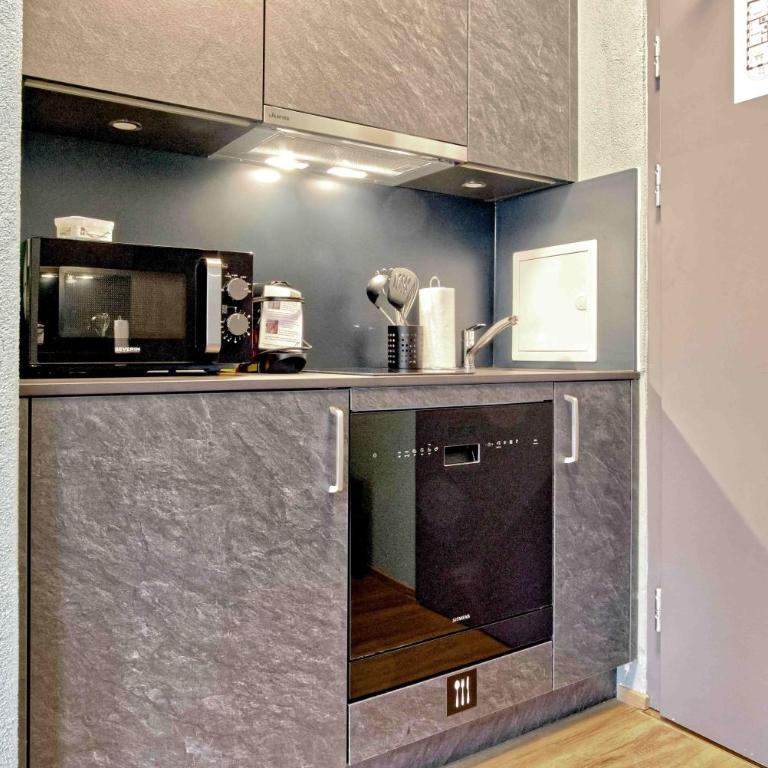 BANK House Studio M 302 - GRIWA RENT - Studio Apartment with One Double Bed - 3
