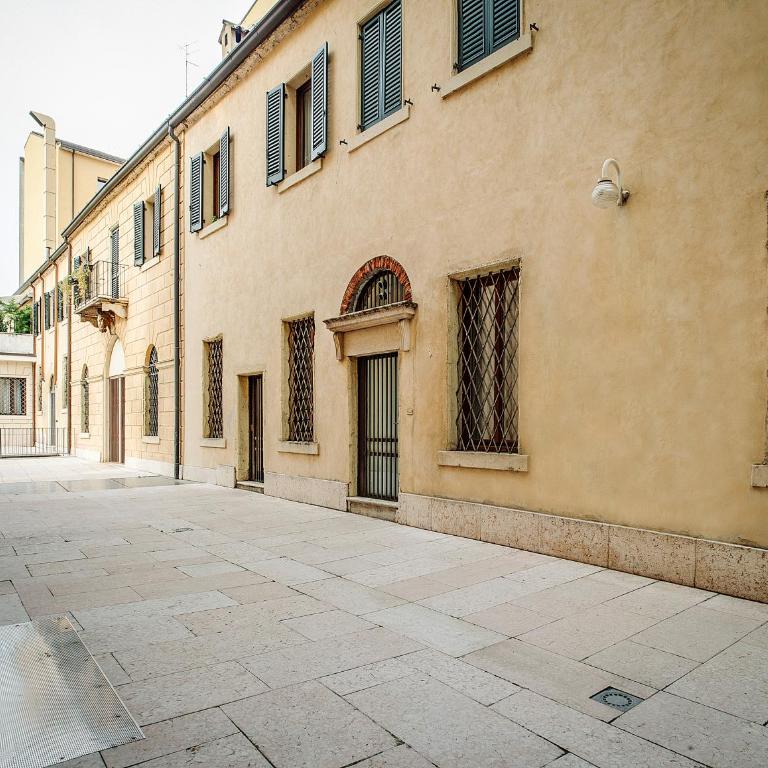 Arena Easy Suites Guesthouse - Camera Matrimoniale Deluxe - 9