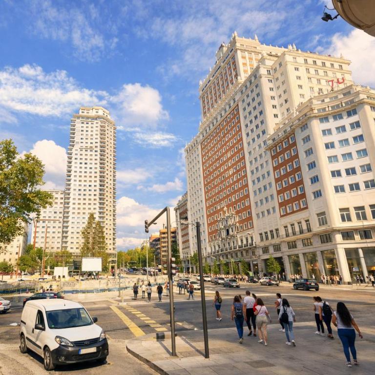 Collection Plaza de España - One-Bedroom Apartment - 1