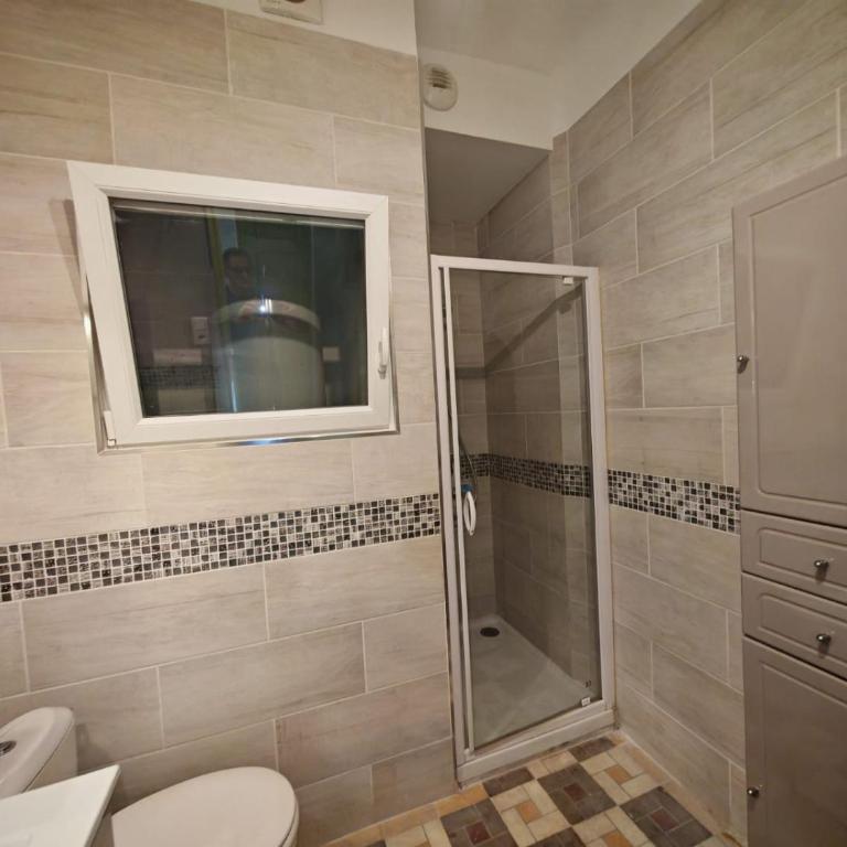Hostel-Élisée-Perpignan - Lit Simple dans Dortoir pour Hommes avec Salle de Bains Commune - 14