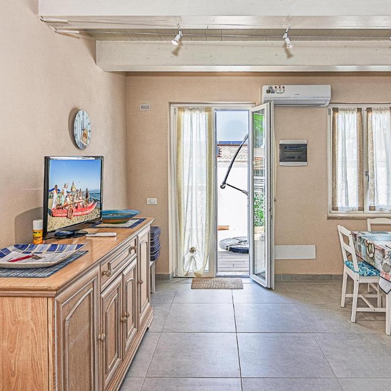 Beautiful Apartment In Viareggio With Wifi - Appartamento con 3 Camere da Letto - 6