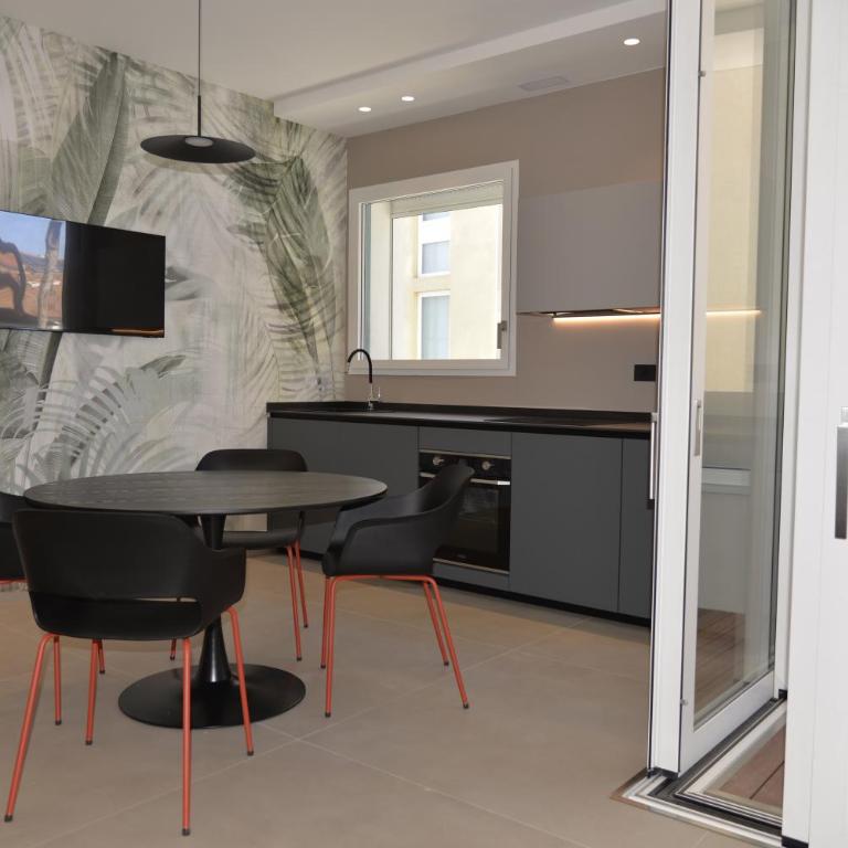 Appartamenti Sirena Design Riccione - Apartment mit 2 Schlafzimmern und Balkon - 13