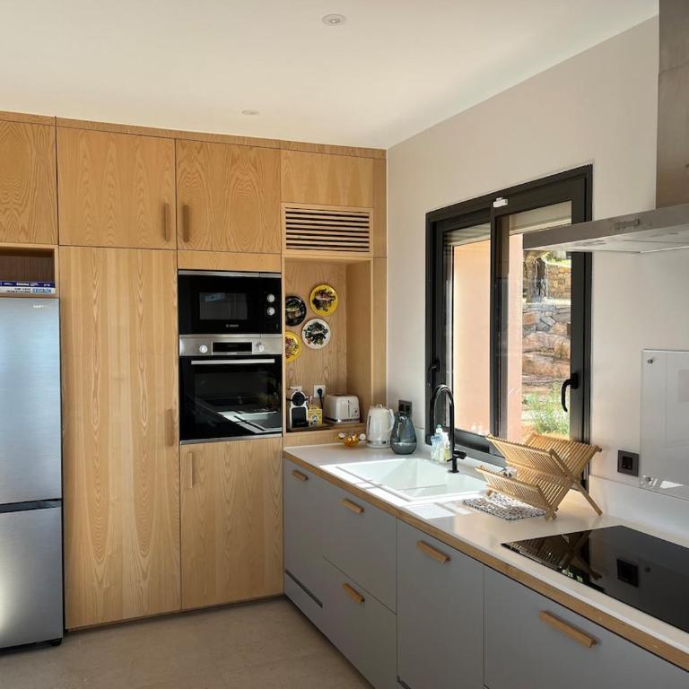 Villa Miougrano, Vue Exceptionnelle, Standing, Piscine, Climatisation - Villa - 18
