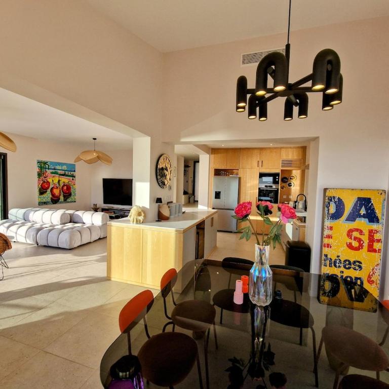 Villa Miougrano, Vue Exceptionnelle, Standing, Piscine, Climatisation - Villa - 19