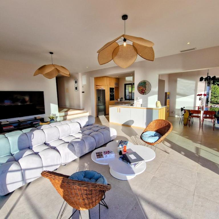 Villa Miougrano, Vue Exceptionnelle, Standing, Piscine, Climatisation - Villa - 15